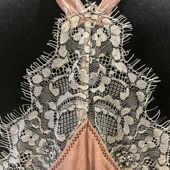 Mustard Seed Blush Razor Back Lace Camisole Top Never Worn Size M - Picture 4 of 6